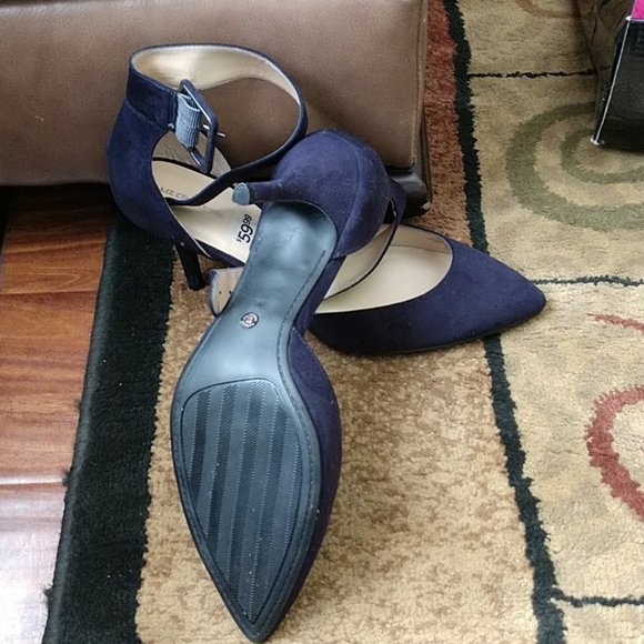 Shoes - Picture 2 of 2